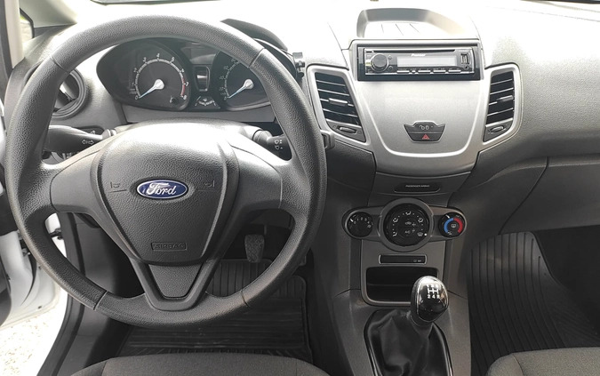 Ford Fiesta cena 32500 przebieg: 134000, rok produkcji 2015 z Brzozów małe 631